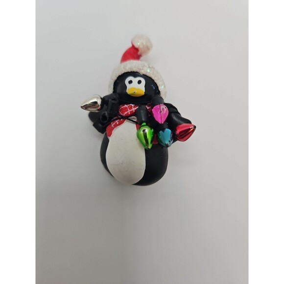 Other - VINTAGE CELLULOID PENGUIN HOLDING LIGHTS SANTA CHRISTMAS PIN HOLIDAY SPIRIT